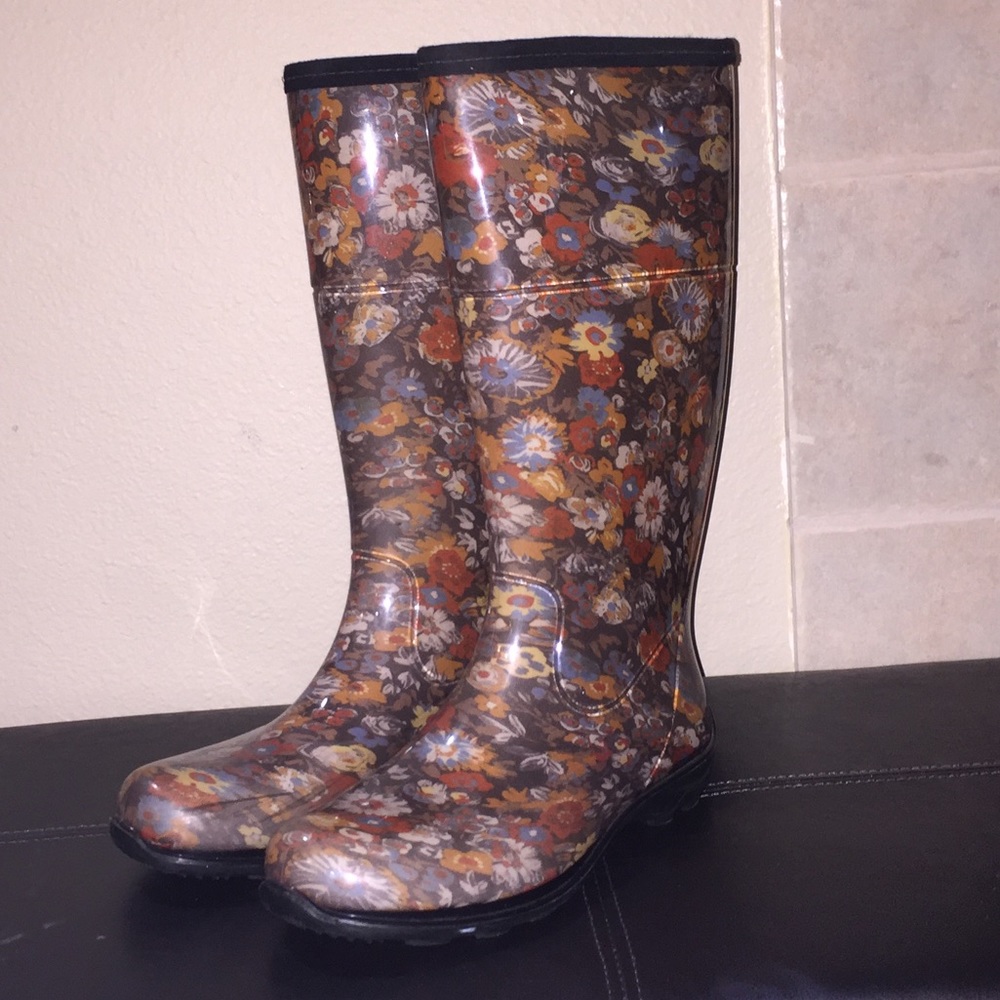 SIZE 8 KAMIK Rainboots